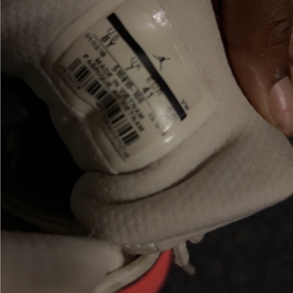 Air Jordan 12 Retro Size 8Y - Picture 3 of 3